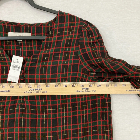 New LOFT V Neck Button Ruched Sleeve Plaid Soft Rayon Pullover Blouse Small - Picture 6 of 10